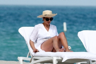 Ivanka Trump feet photo thumbnail