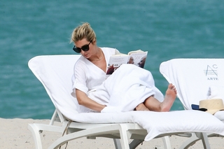 Ivanka Trump feet photo thumbnail