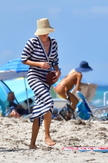 Ivanka Trump feet photo thumbnail