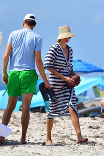 Ivanka Trump feet photo thumbnail
