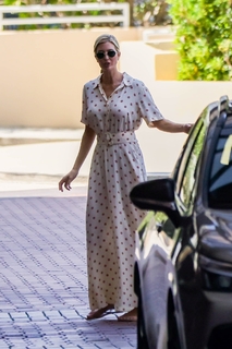 Ivanka Trump feet photo thumbnail