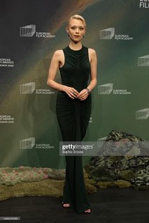 Ivanna Sakhno feet photo 4