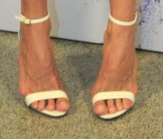 Ivete Sangalo feet photo 15