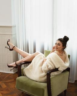 Ivi Adamou feet photo 4