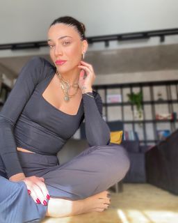 Ivi Adamou feet photo 10