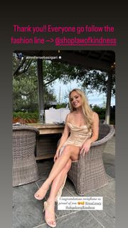 Ivory Hecker feet photo 3