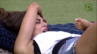 Ivy Moraes feet photo 1
