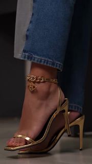 Ivy Moraes feet photo 4