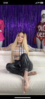 Ivy Queen feet photo 4