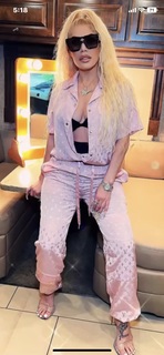 Ivy Queen feet photo 16