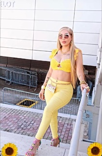 Ivy Queen feet photo 1