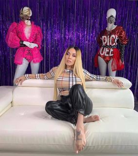 Ivy Queen feet photo 6