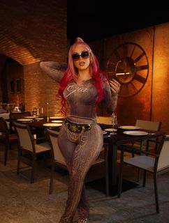 Ivy Queen feet photo 1