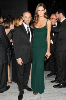 Izabel Goulart feet photo thumbnail