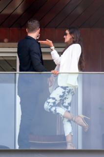 Izabel Goulart feet photo thumbnail