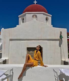 Izabel Goulart feet photo thumbnail