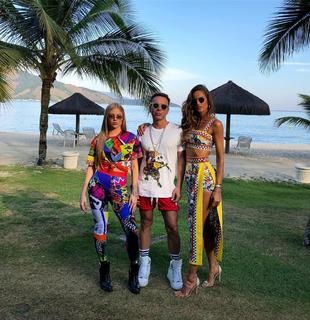 Izabel Goulart feet photo thumbnail