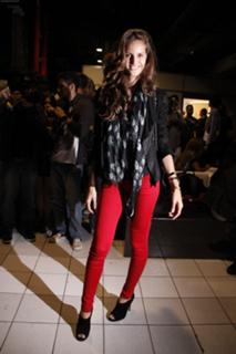 Izabel Goulart feet photo thumbnail