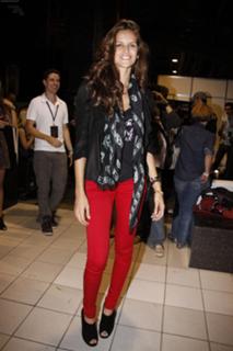 Izabel Goulart feet photo thumbnail