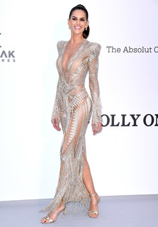 Izabel Goulart feet photo thumbnail