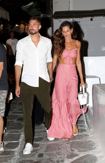 Izabel Goulart feet photo thumbnail