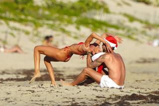 Izabel Goulart feet photo thumbnail