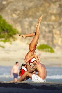 Izabel Goulart feet photo thumbnail