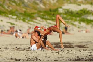 Izabel Goulart feet photo thumbnail