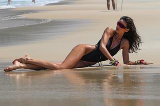 Izabel Goulart feet photo thumbnail