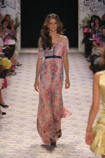 Izabel Goulart feet photo thumbnail