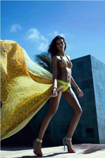 Izabel Goulart feet photo thumbnail