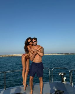 Izabel Goulart feet photo thumbnail