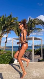 Izabel Goulart feet photo 15