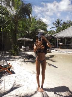 Izabel Goulart feet photo 13