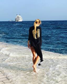 Izabela Janachowska feet photo 4