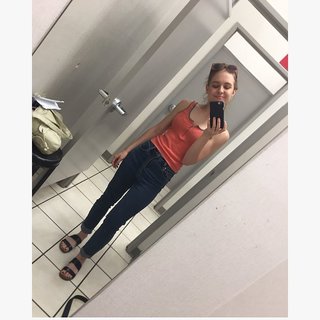 Izabela Vidovic feet photo 1