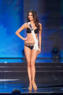 Izabella Krzan feet photo thumbnail