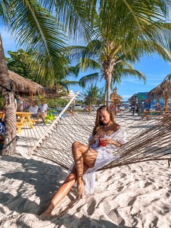 Izabella Krzan feet photo thumbnail