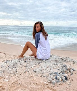 Izabella Krzan feet photo thumbnail