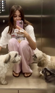 Izabella Krzan feet photo thumbnail