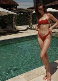 Izabella Krzan feet photo thumbnail