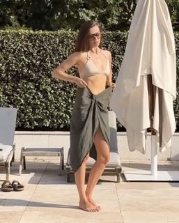 Izabella Krzan feet photo thumbnail