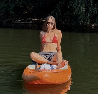 Izabella Krzan feet photo thumbnail