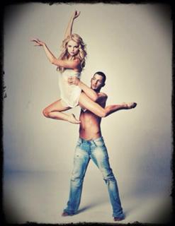 Izabella Miko feet photo thumbnail