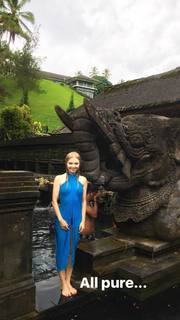 Izabella Miko feet photo thumbnail