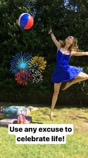 Izabella Miko feet photo thumbnail