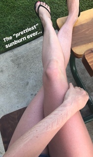 Izabella Miko feet photo thumbnail