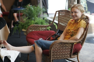 Izabella Miko feet photo thumbnail