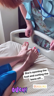 Izabella Miko feet photo thumbnail