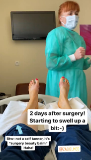 Izabella Miko feet photo thumbnail